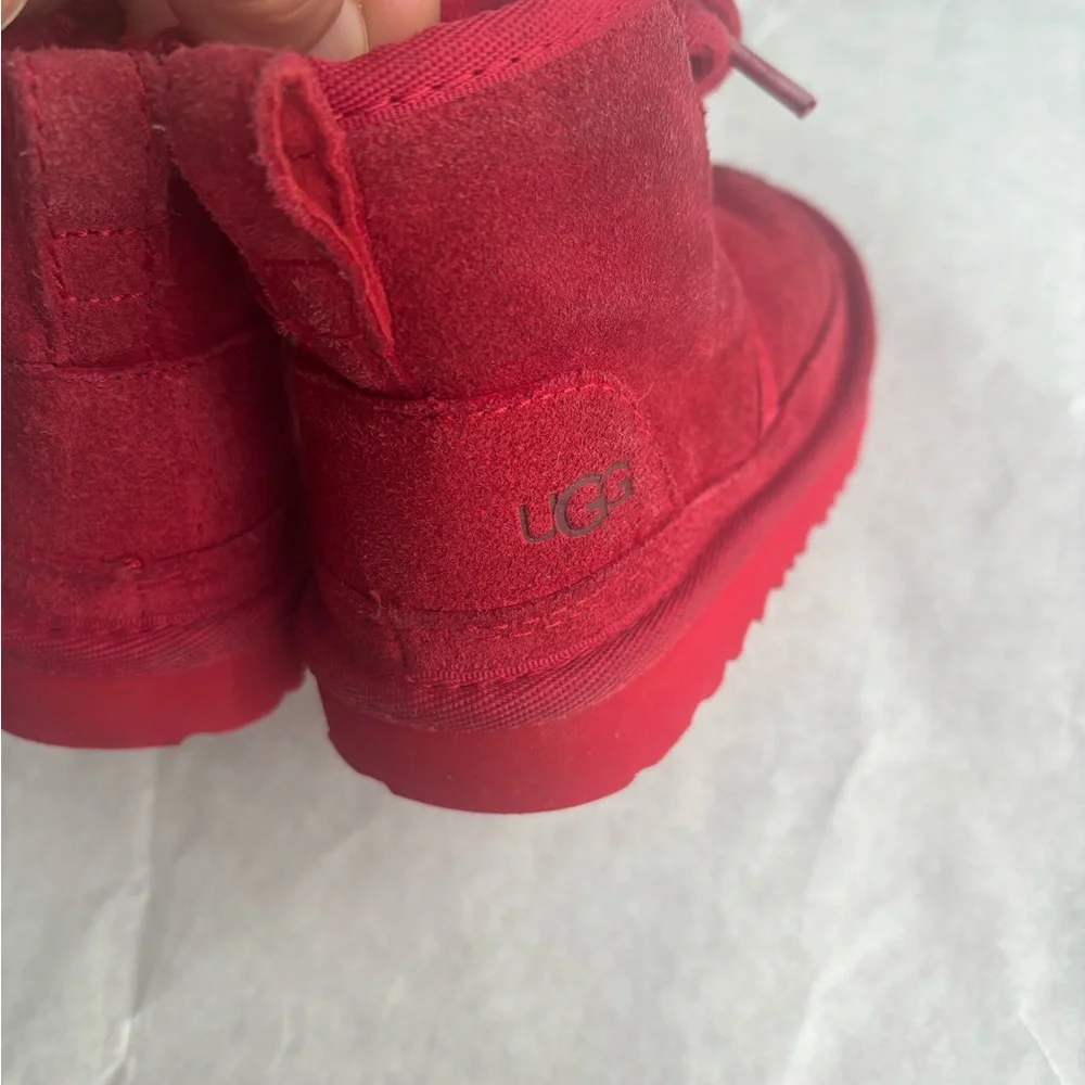 UGG Neumel red suede lace up zipper chukka boots kids size 7.